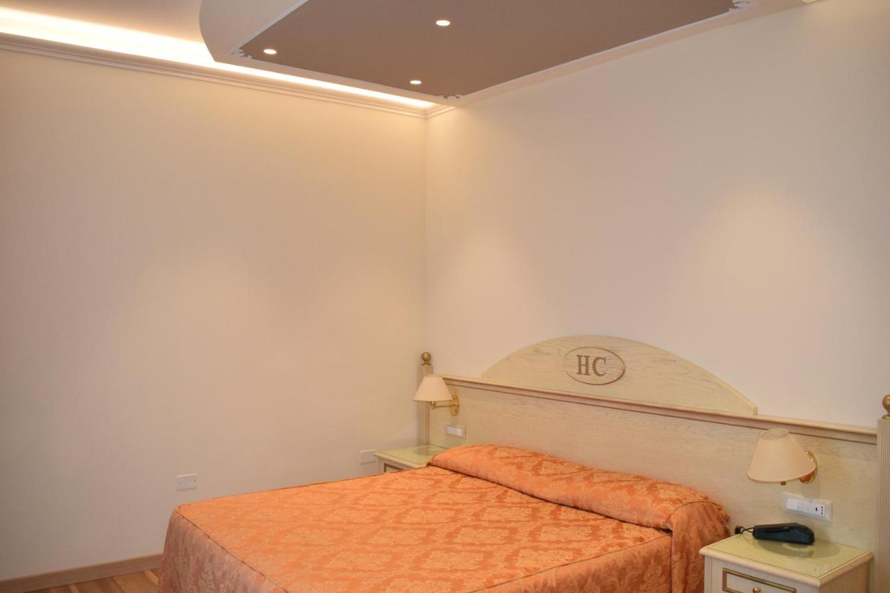 Double or Twin Room with Side Sea View,1418991090:JPEG