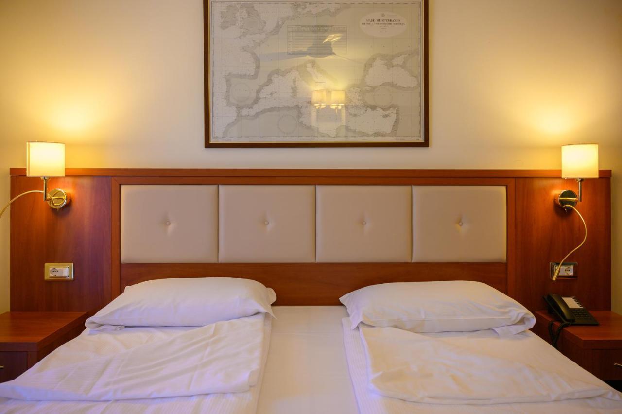 Economy Doppel-/Zweibettzimmer