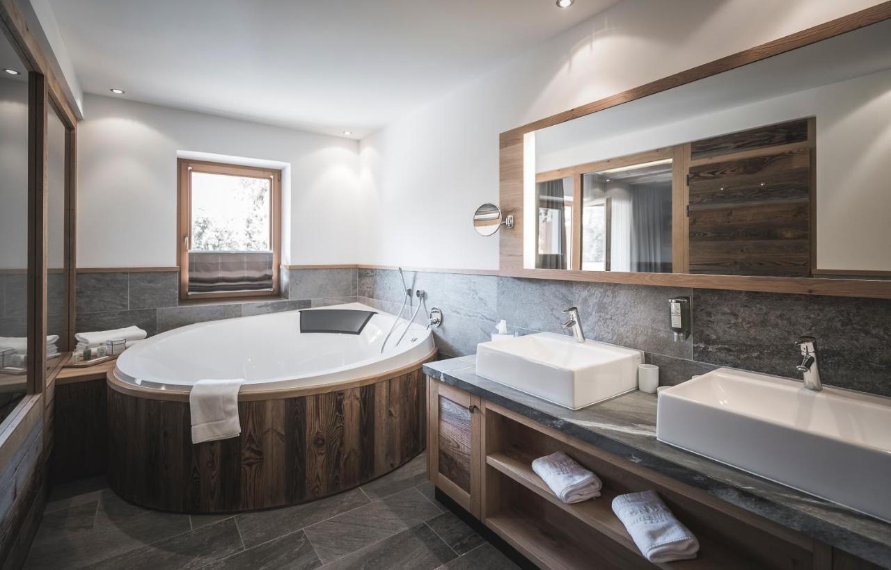 Wellness Suite with Jacuzzi and Infrared Cabine