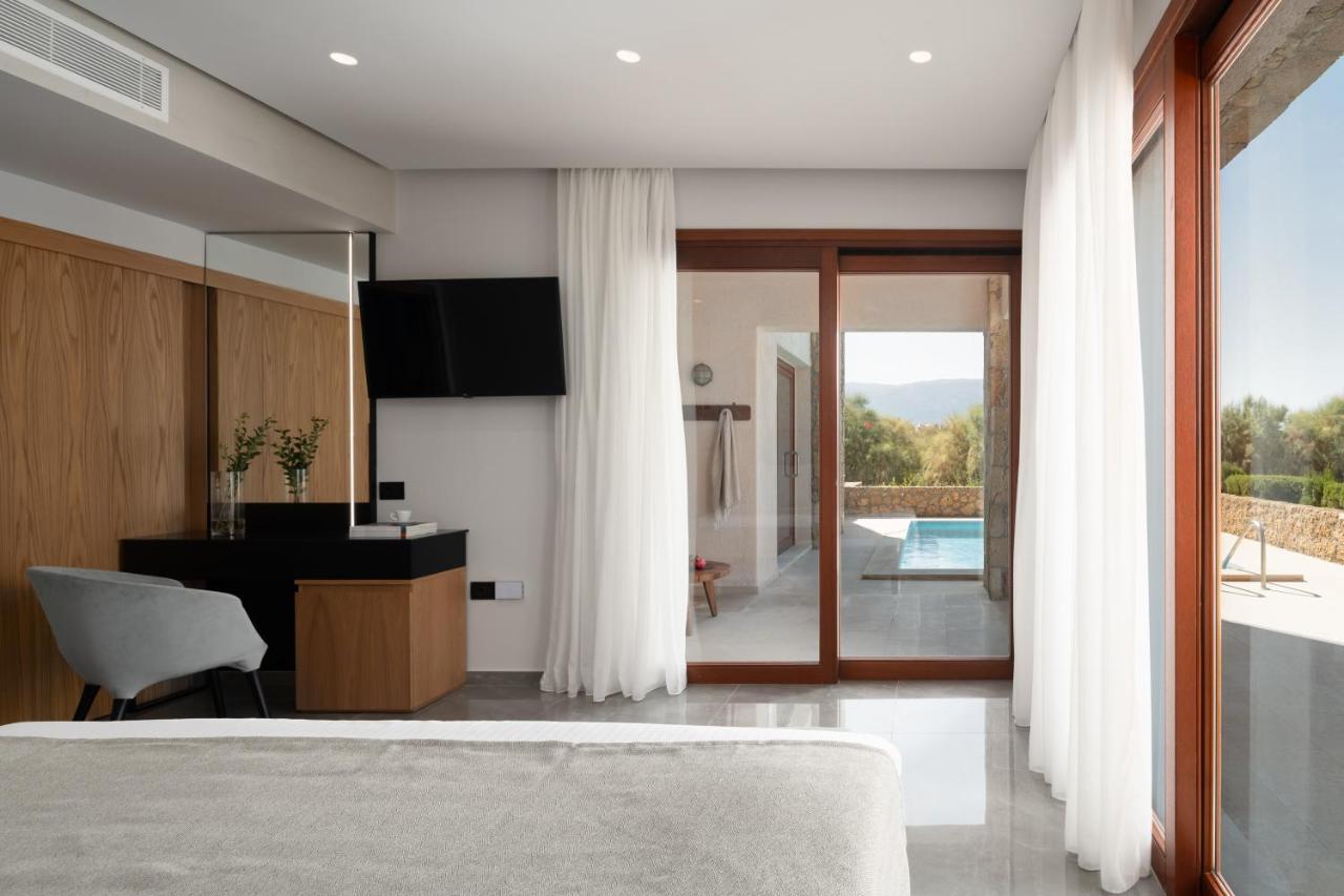 Suite with Sea View and Private Pool