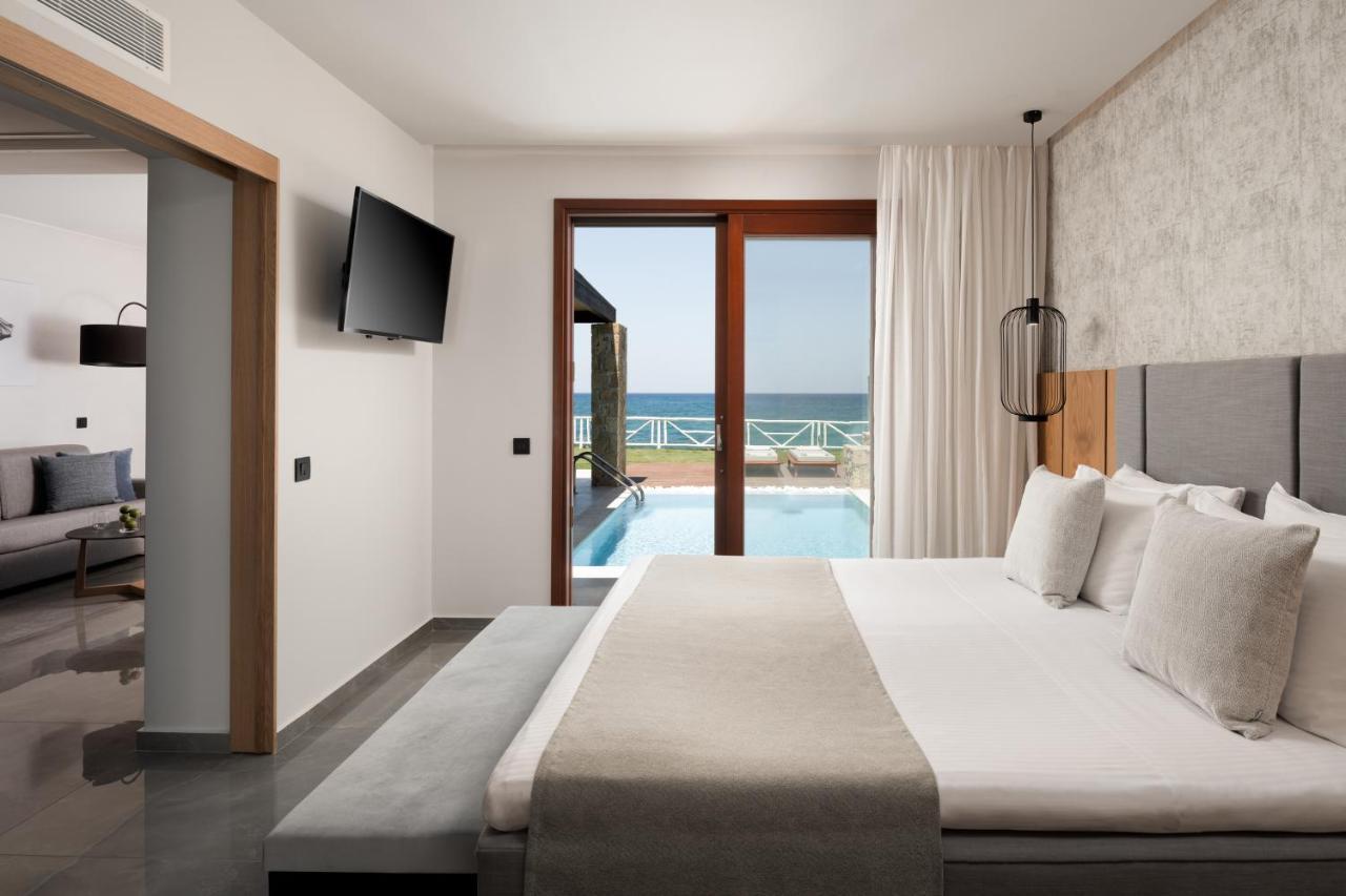 Luxury Suite Sea Front with Private Pool