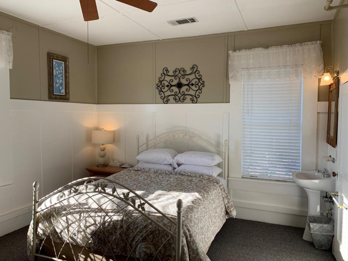 Standard Queen Room,1593001566:JPEG