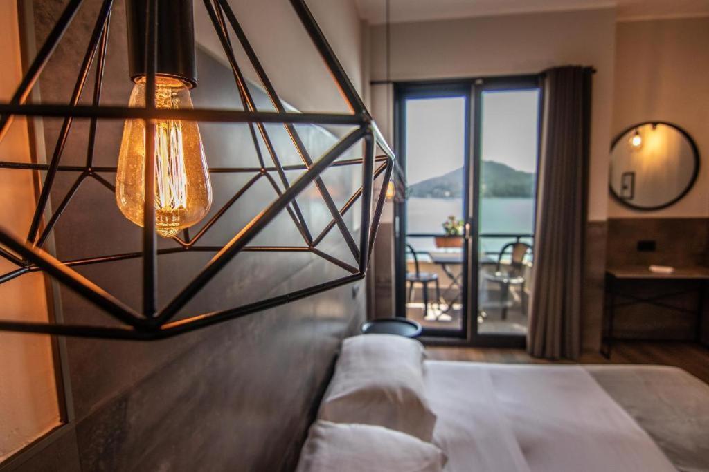 Chambre Lit King-Size - Vue sur Lac