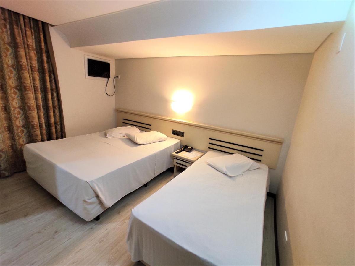 Quarto Triplo Standard