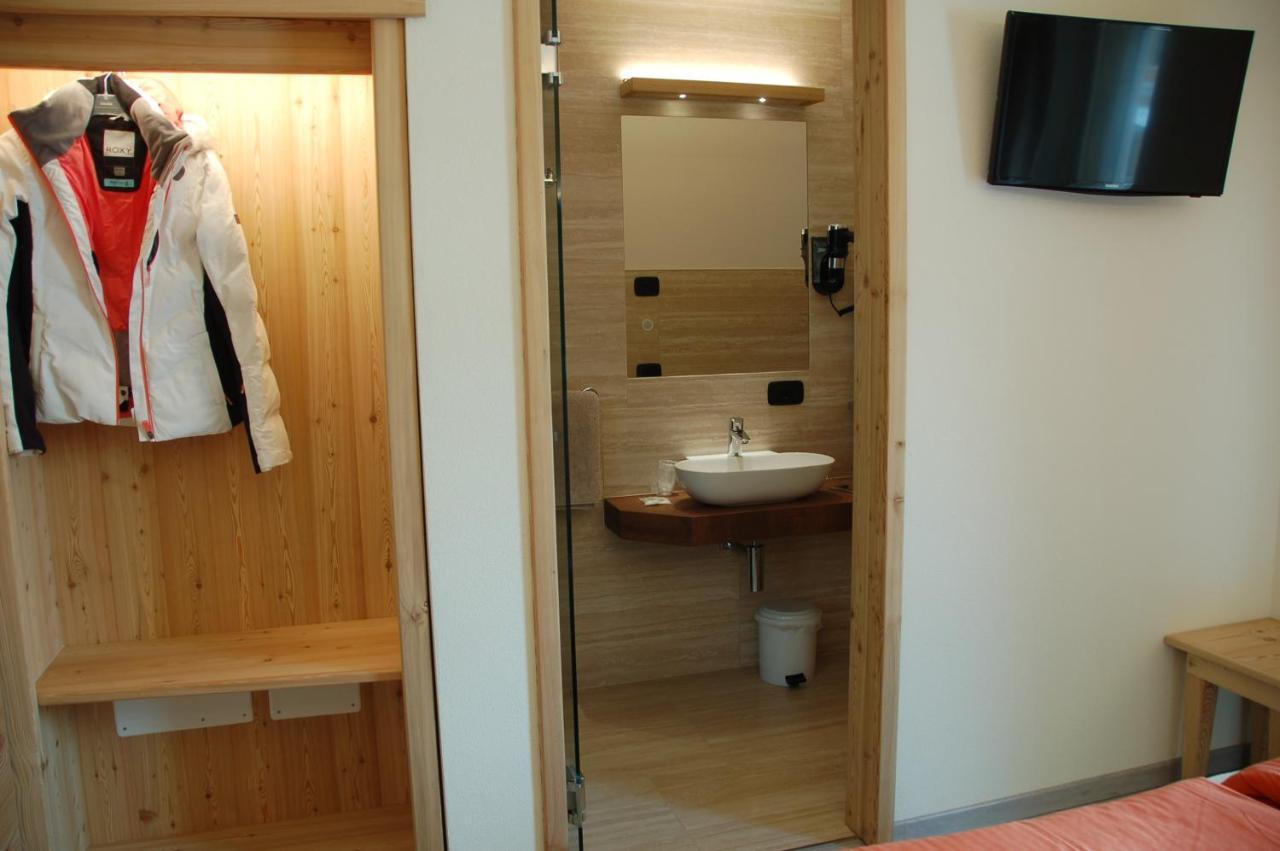 Single Room with Balcony,1101966354:JPEG