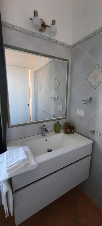 Deluxe Double or Twin Room with Sea View,1119213621:JPEG