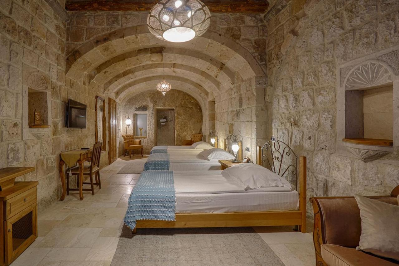 Standard Triple Cave Room