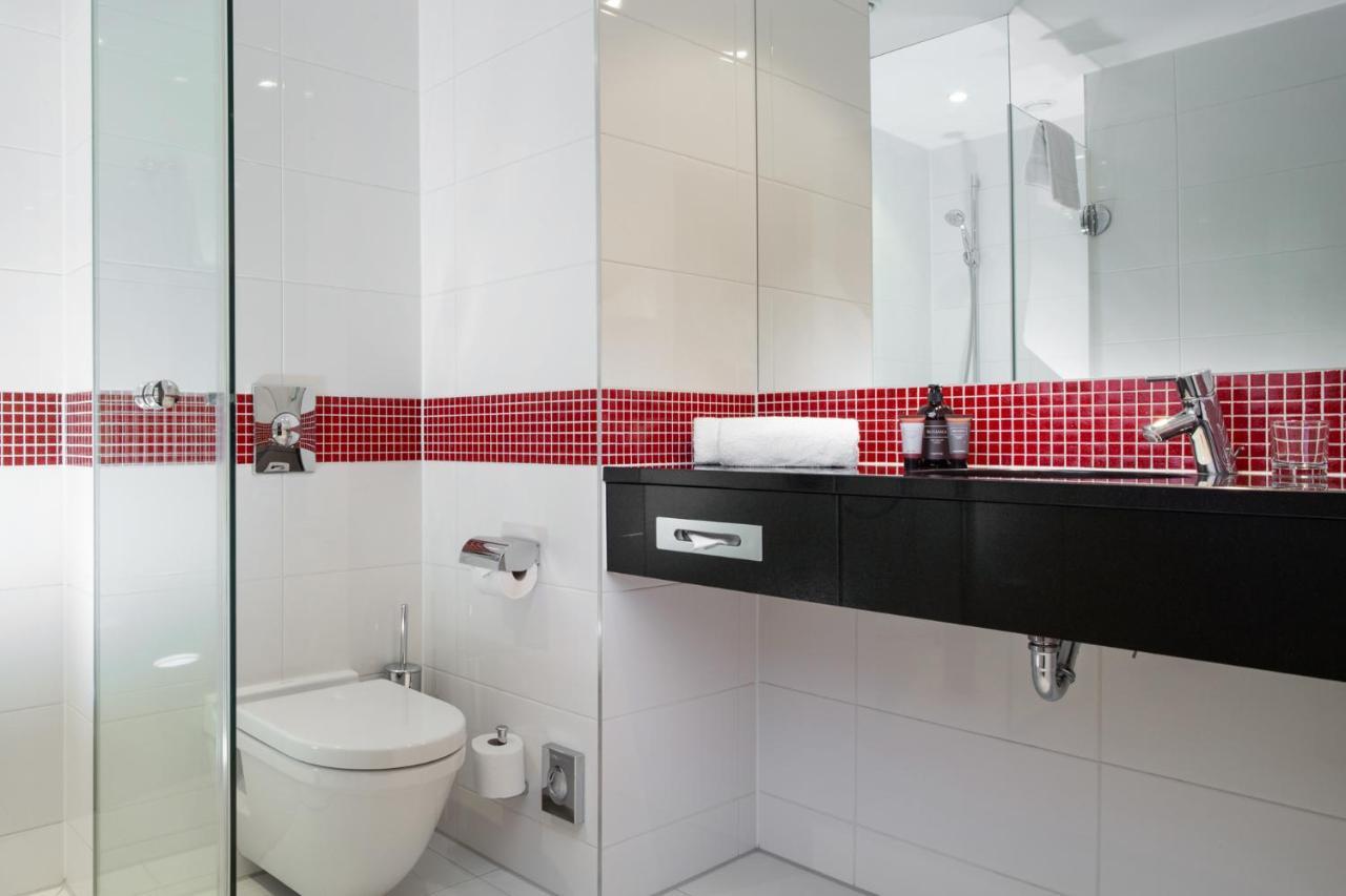 Deluxe Double or Twin Room with Street View