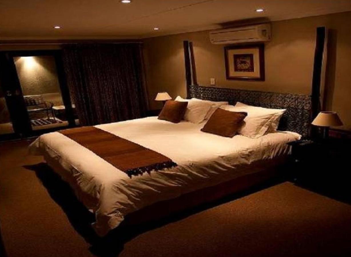 Double or Twin Room with Private Bathroom