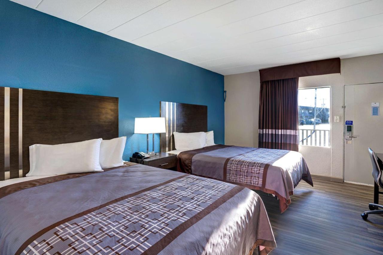 Deluxe Queen Room with Two Queen Beds - Non-Smoking,1705812765:JPEG