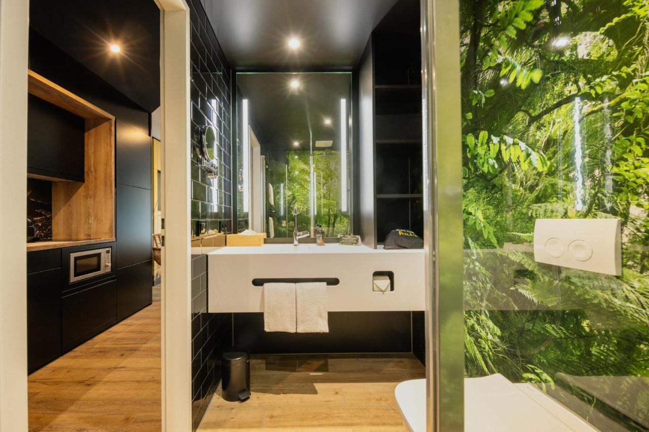Estudio con balcón