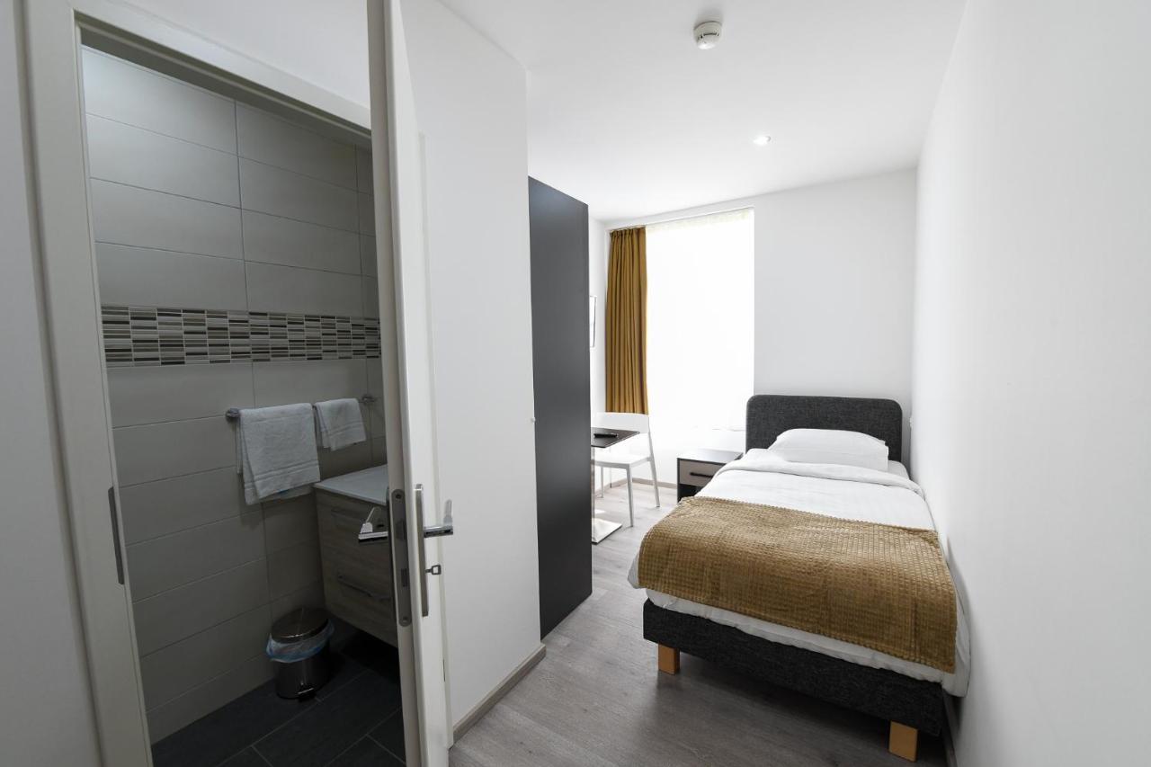 Chambre Simple avec Toilettes Communes
