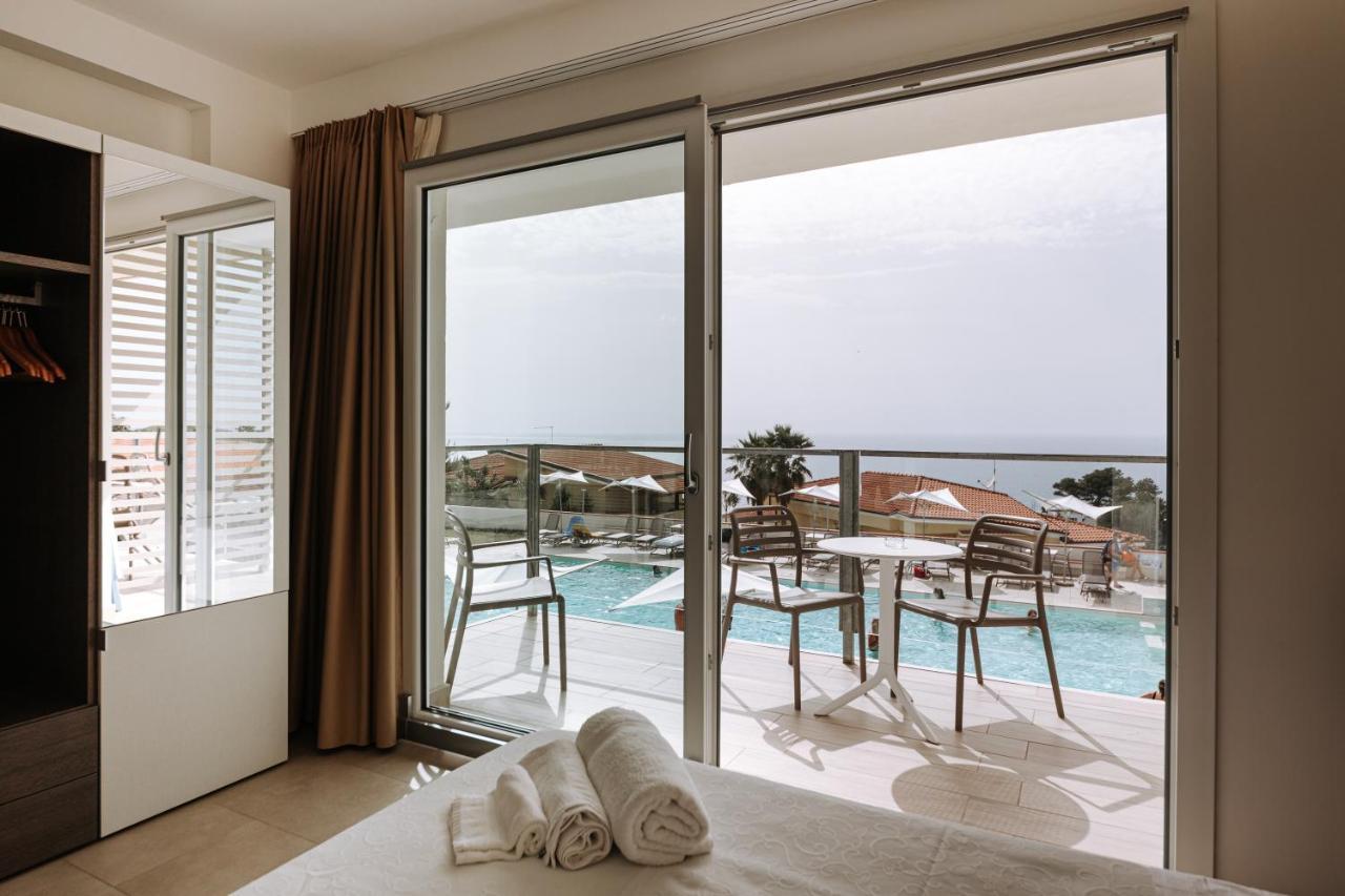 Deluxe Dreibettzimmer mit Meerblick