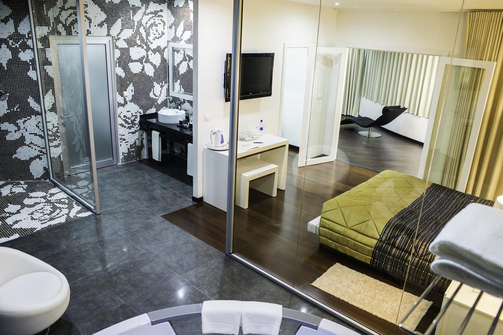 Suite with Spa Bath