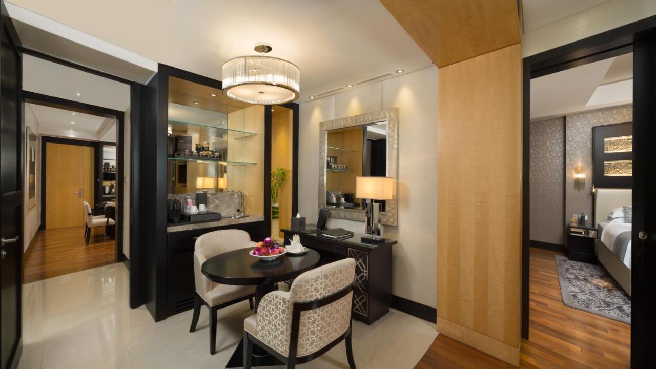 Suite de Canto - Acesso ao Ski Dubai Park para 2 Pessoas, Acesso ao Salão com Chá da Tarde, Horas de Cocktail à Noite, Bebidas e/ou Refeições Ligeiras e Canapés