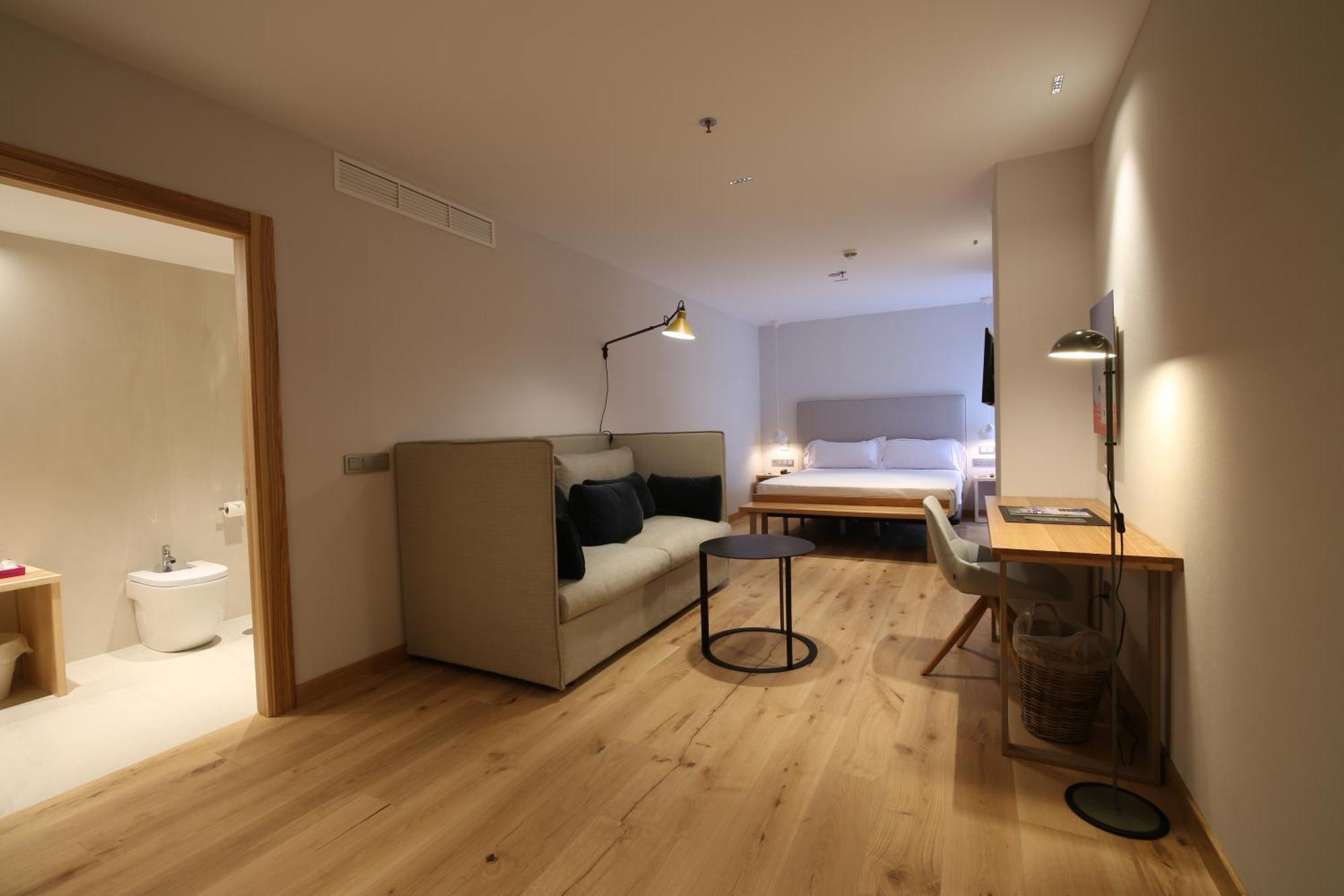 Junior Suite,811677255:JPEG