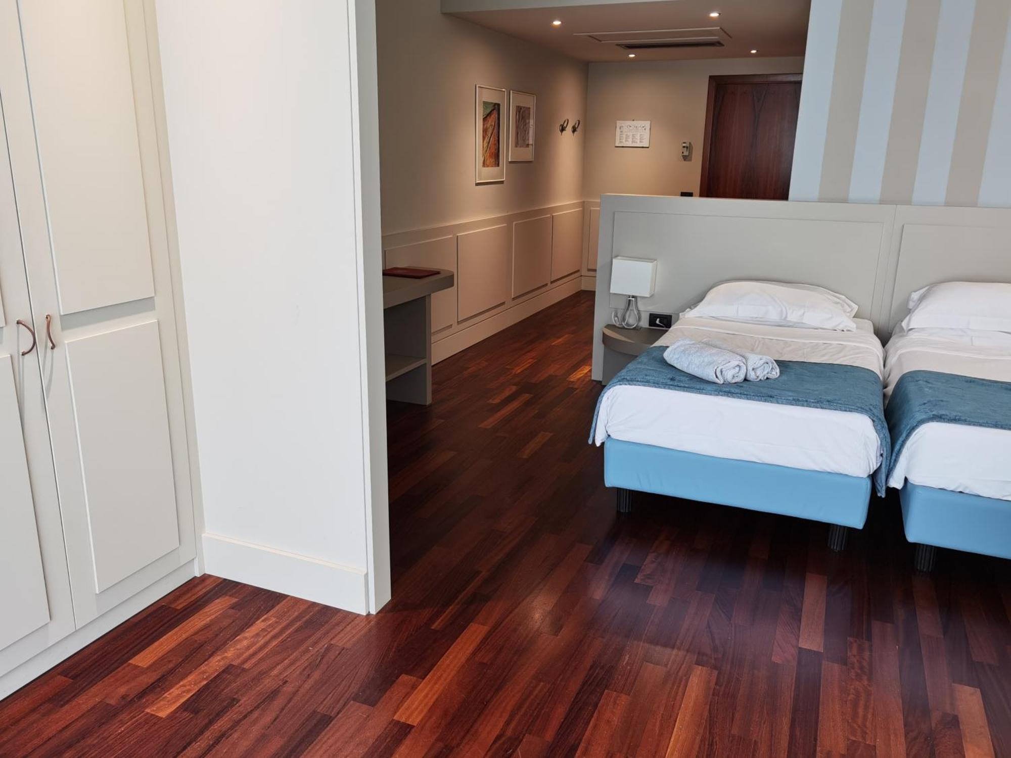 Junior Suite mit Balkon und Seeblick