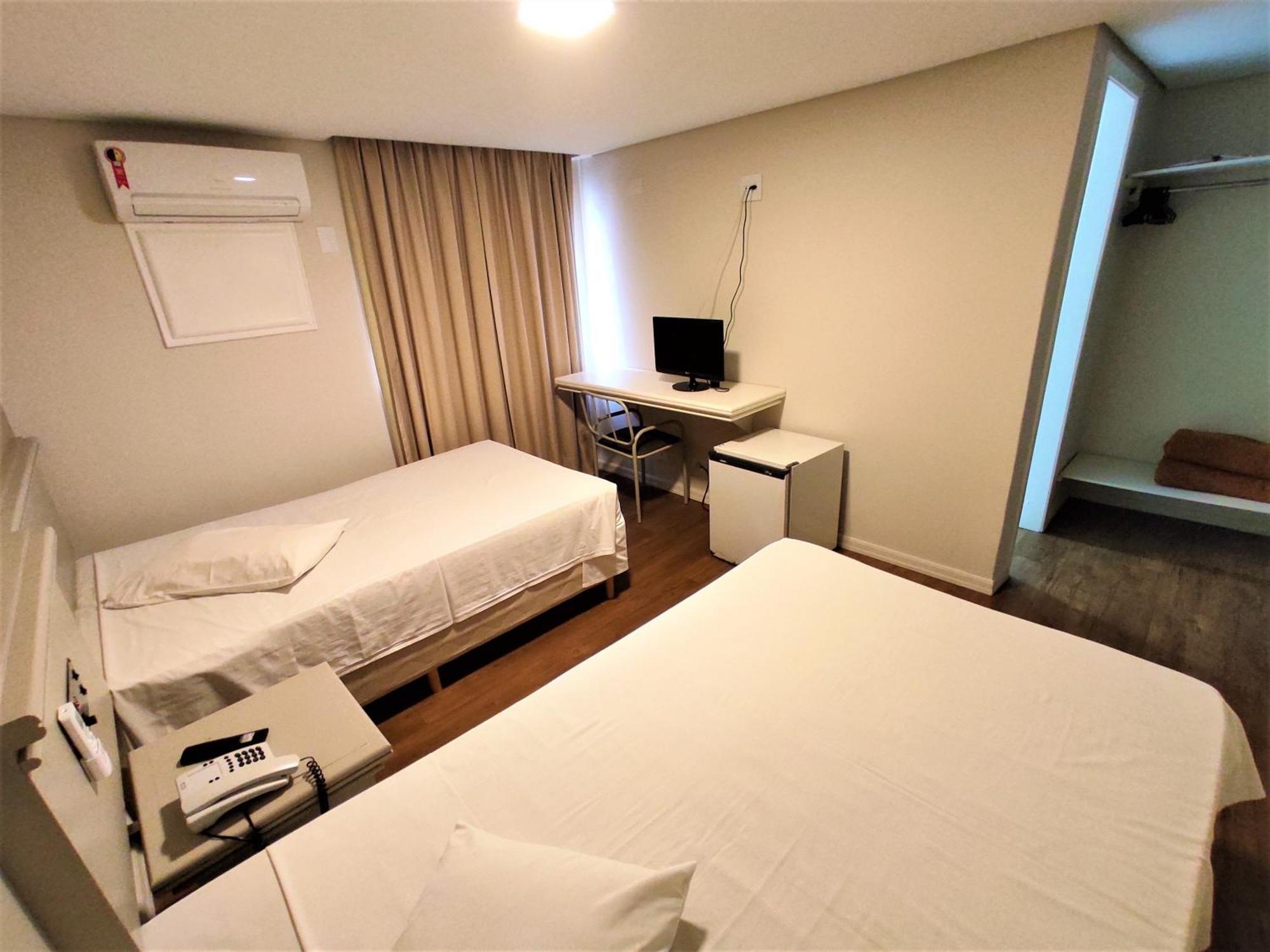 Quarto Superior com 2 Camas de Solteiro