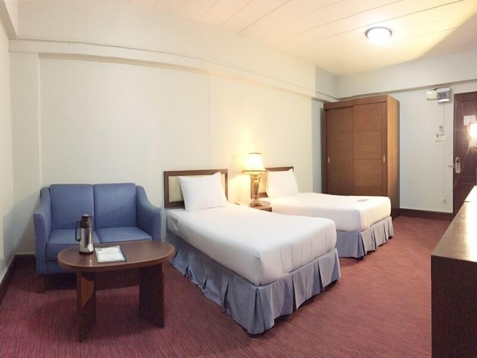 Standard Twin Room (Book and Check In before 19.00 Check Out 06.00-12.00)