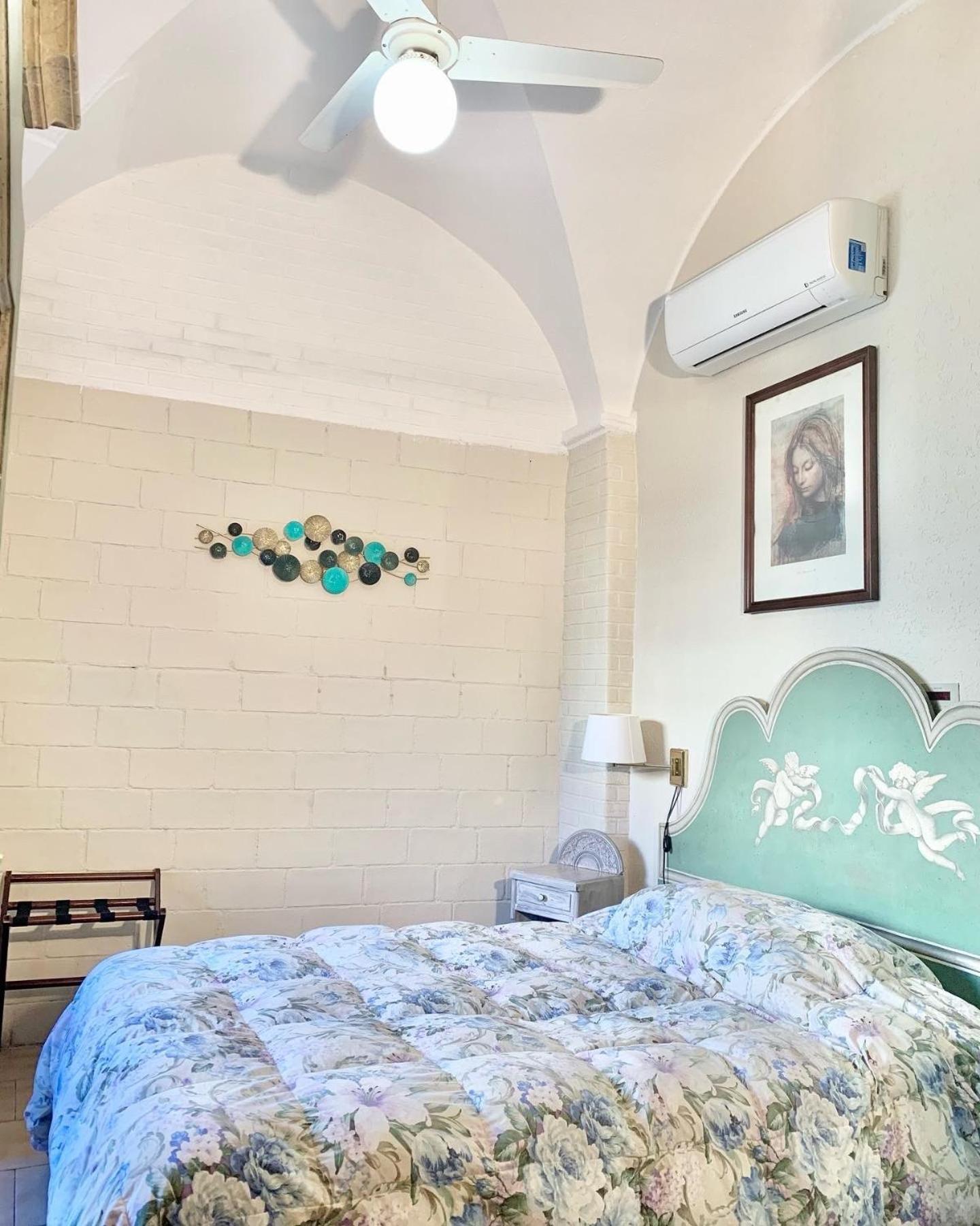 Quarto Individual Económico sem Vista