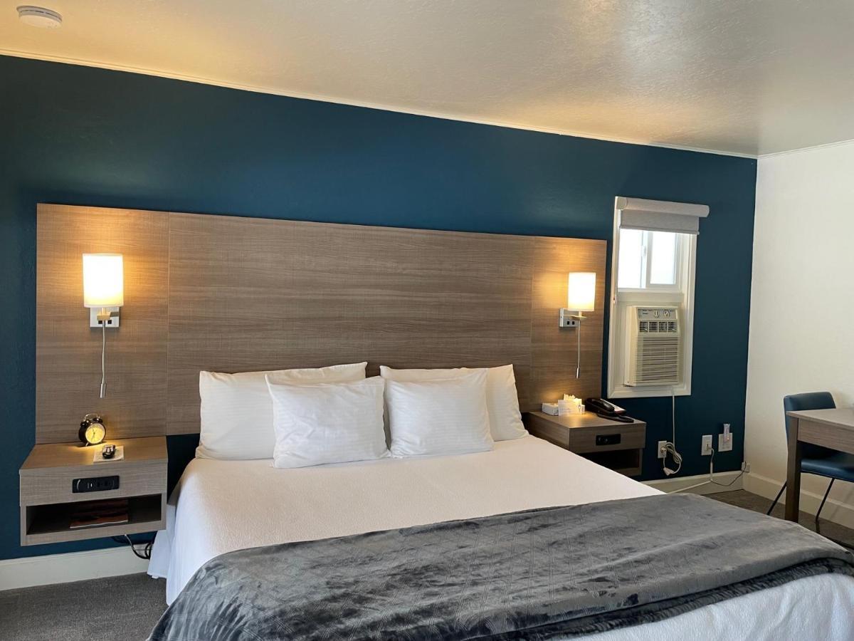 King Room with Lake View,1294773433:JPEG