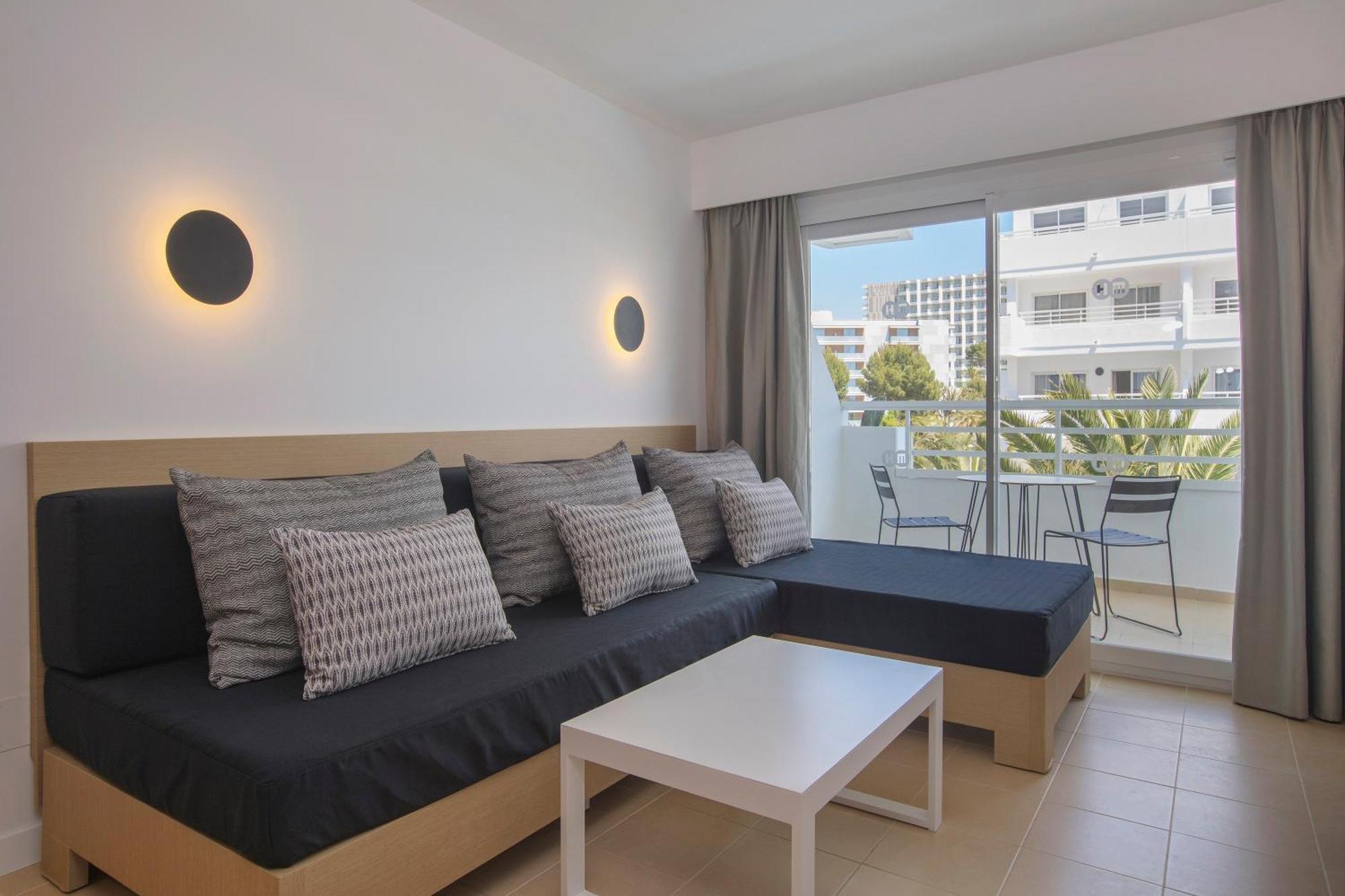 One-Bedroom Apartment,908565286:JPEG