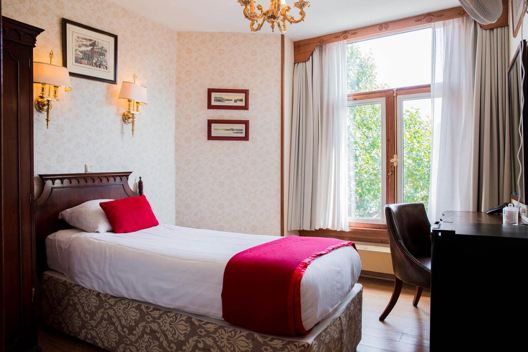 Quarto Individual (Casa de Banho Privativa)