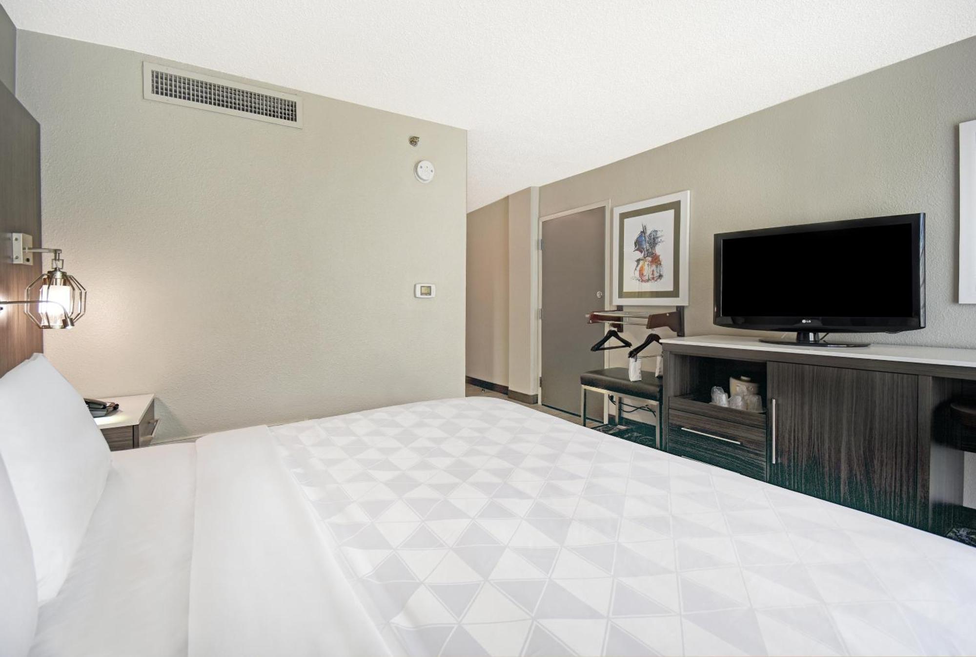 Standard King Room with Roll-In Shower - Communications Access