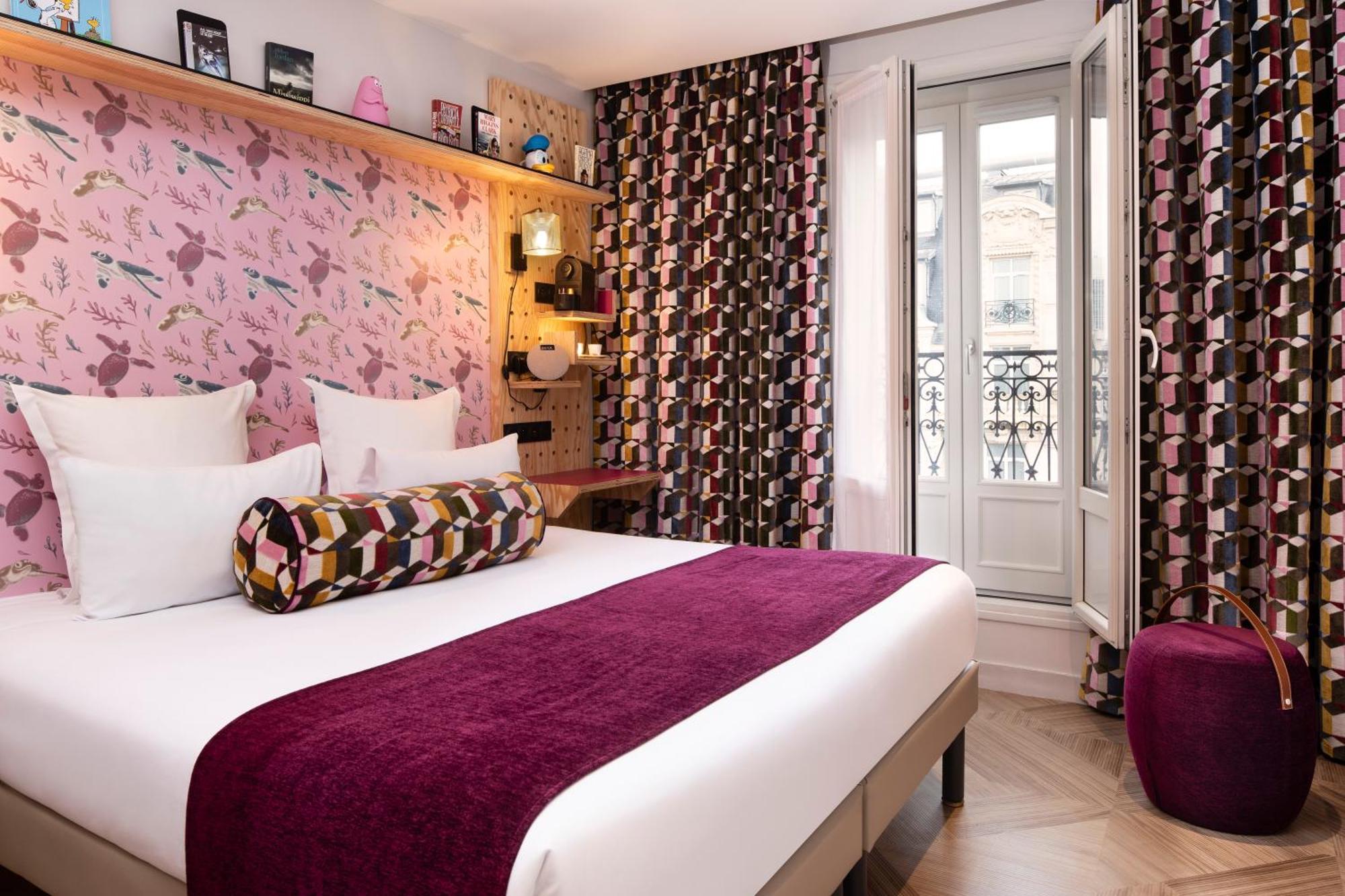 Großes Doppel-/Zweibettzimmer