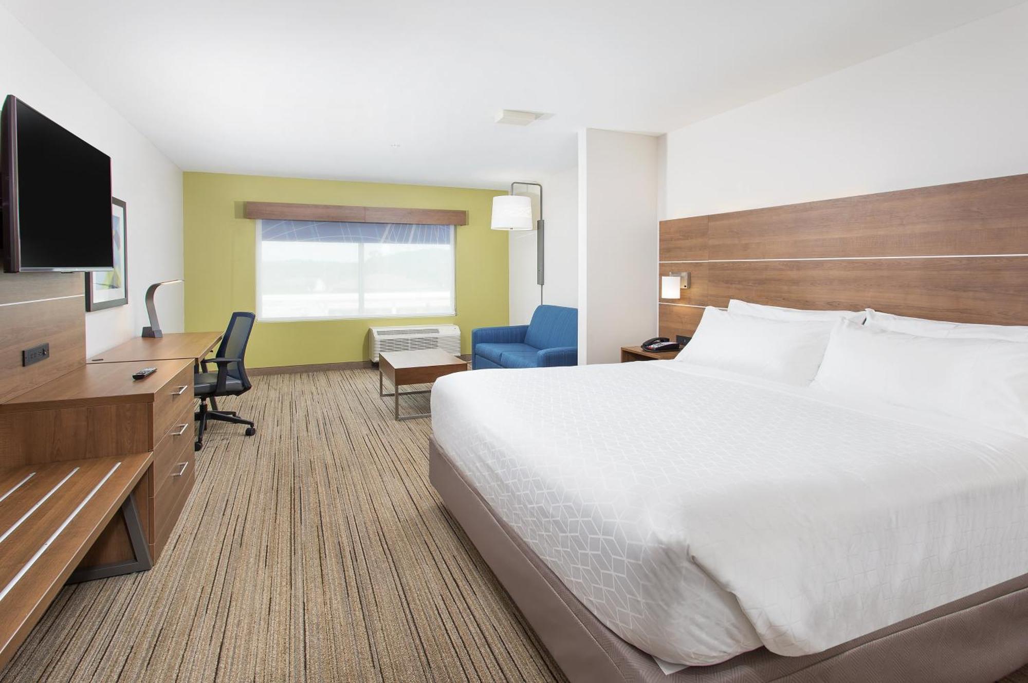 Standard King Room with Sofa Bed