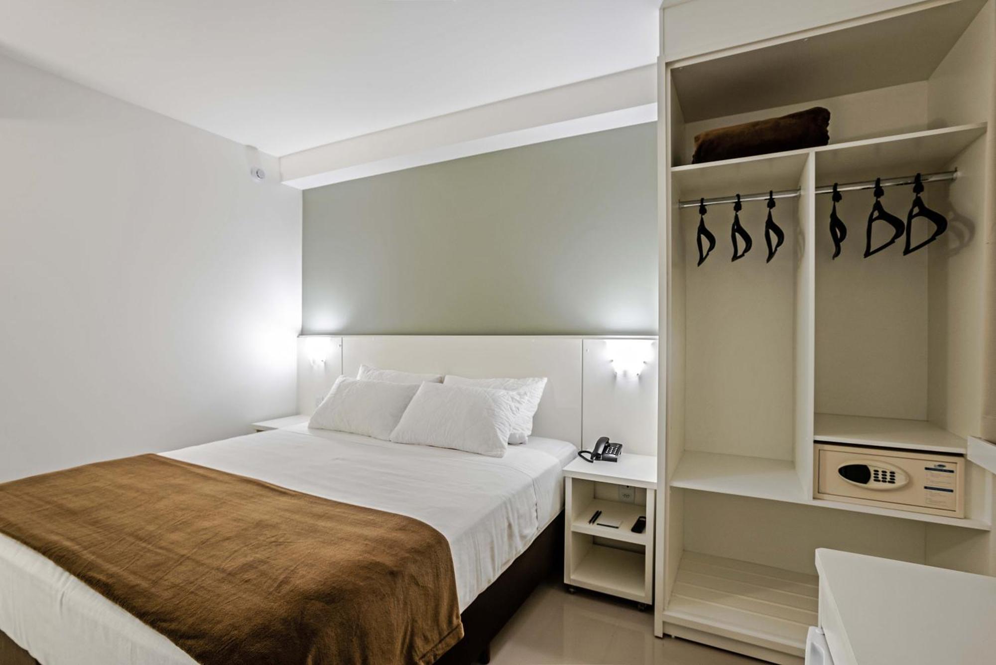 Quarto Duplo Standard