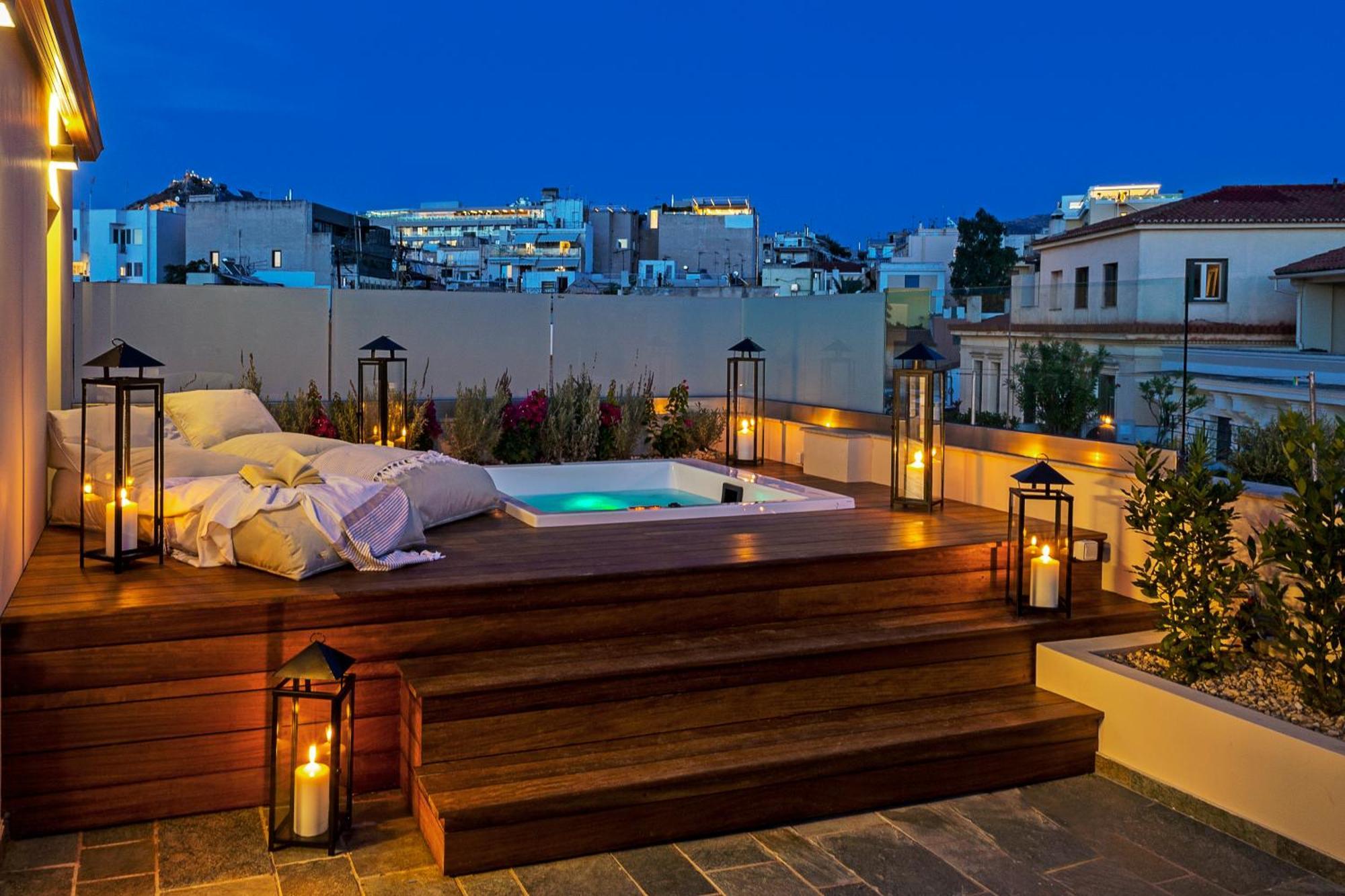 Iconic Suite mit Aussicht auf die Akropolis und eigenem Whirlpool