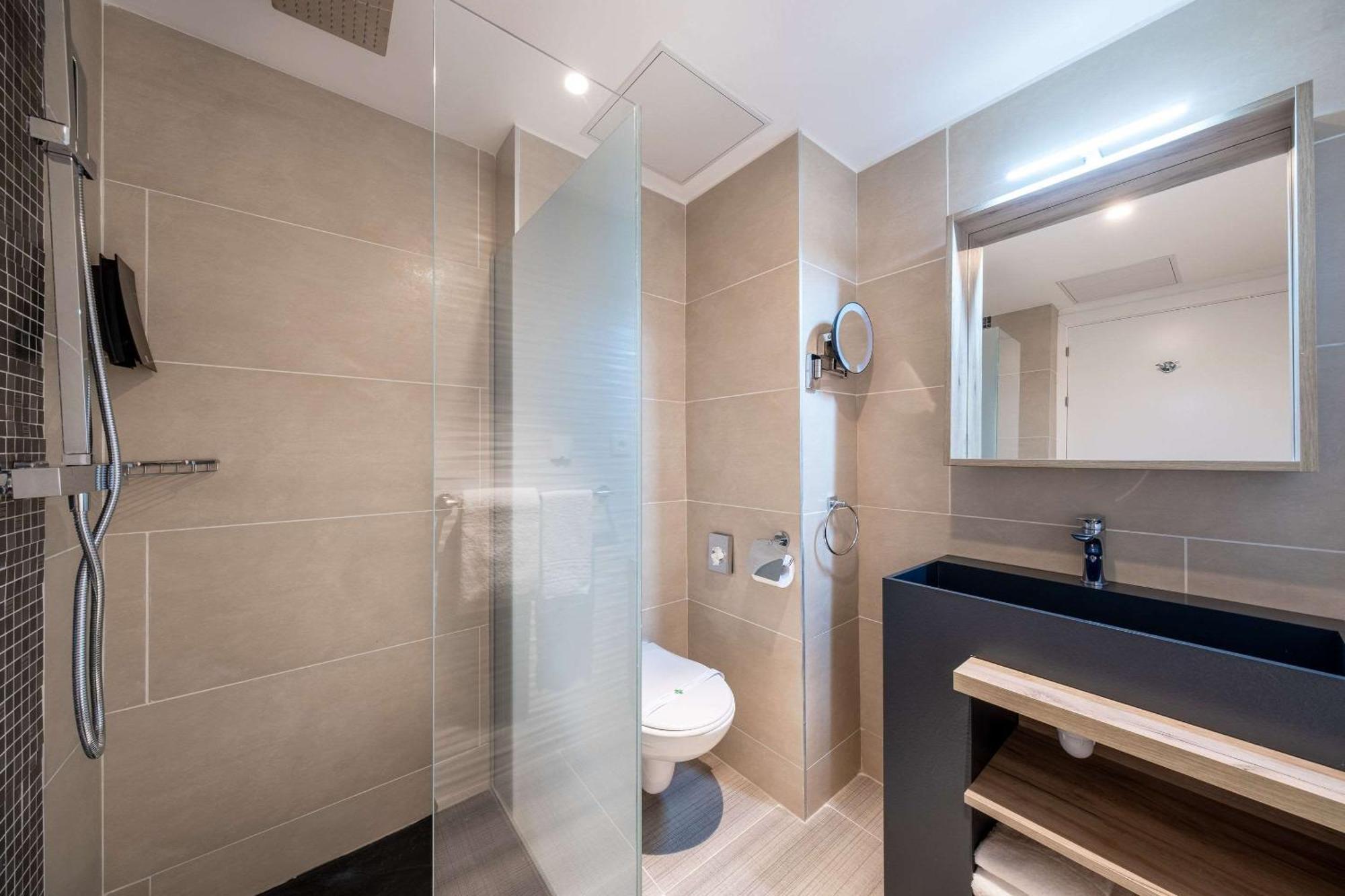 Chambre Lit Queen-Size - Non-Fumeurs