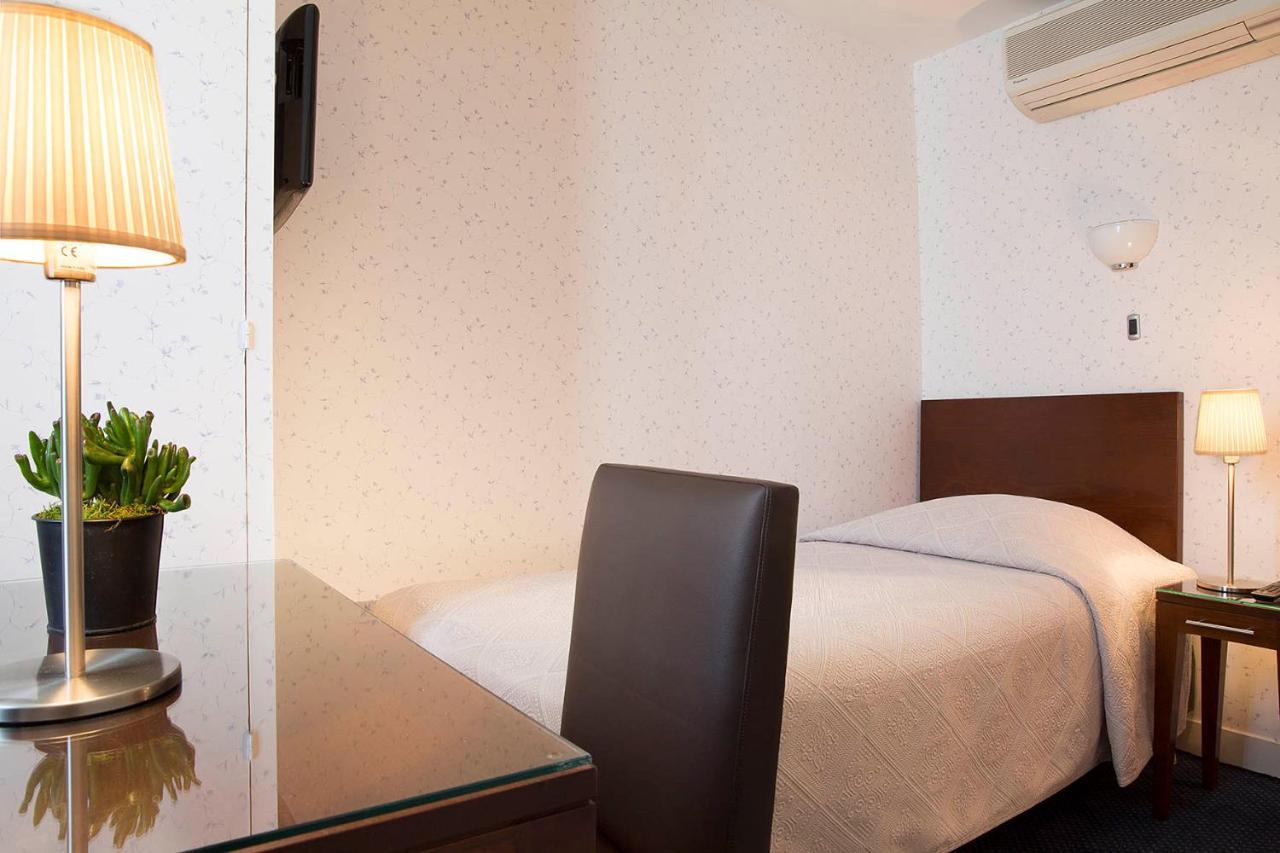 Quarto Individual com Chuveiro
