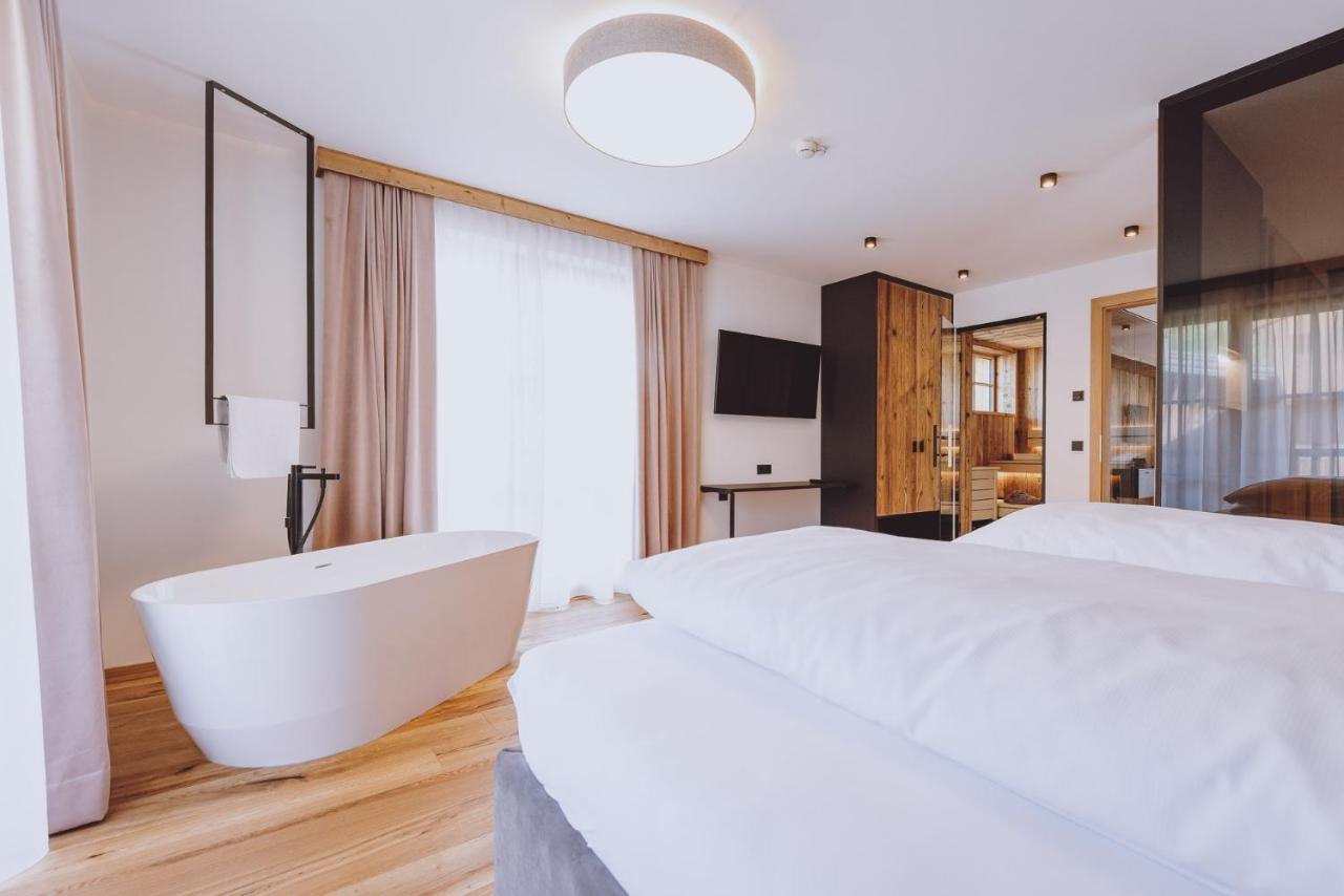 Panorama Superior Suite mit Sauna und Badewanne