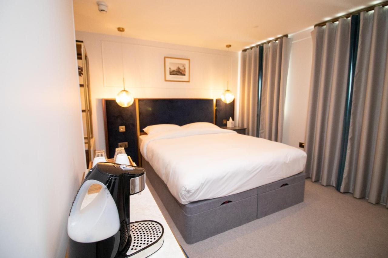 Deluxe Double Room with Shower