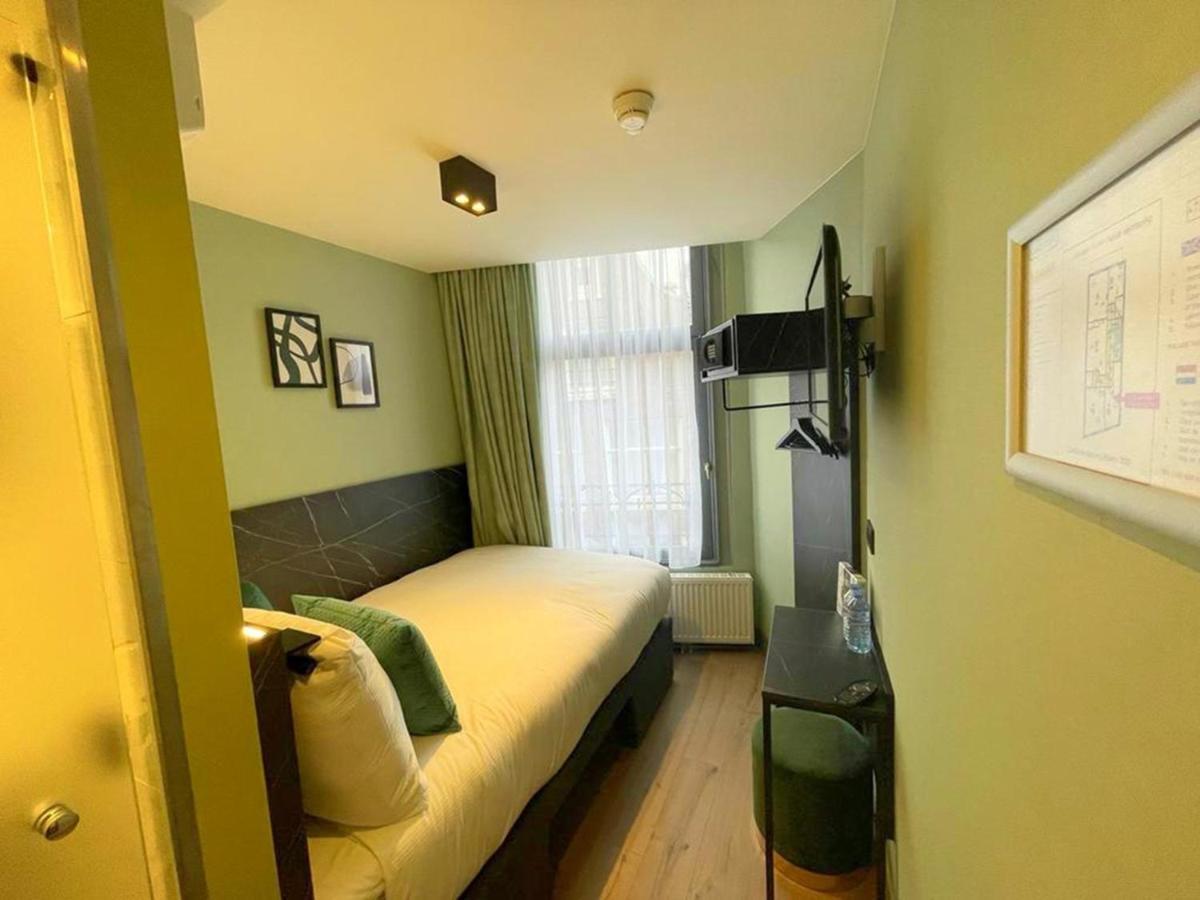 Habitación Doble pequeña con baño privado