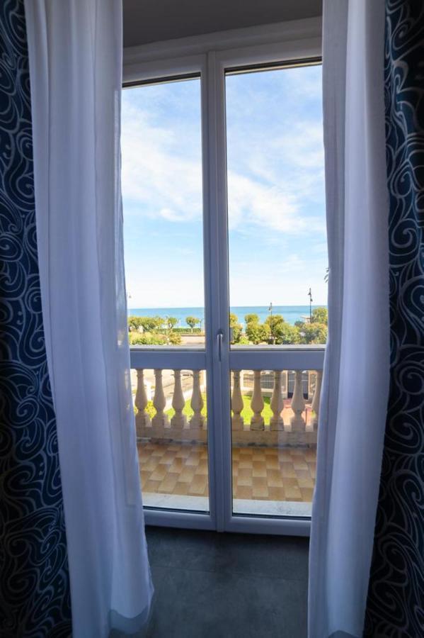 Triple Room Sea View,1377855188:JPEG