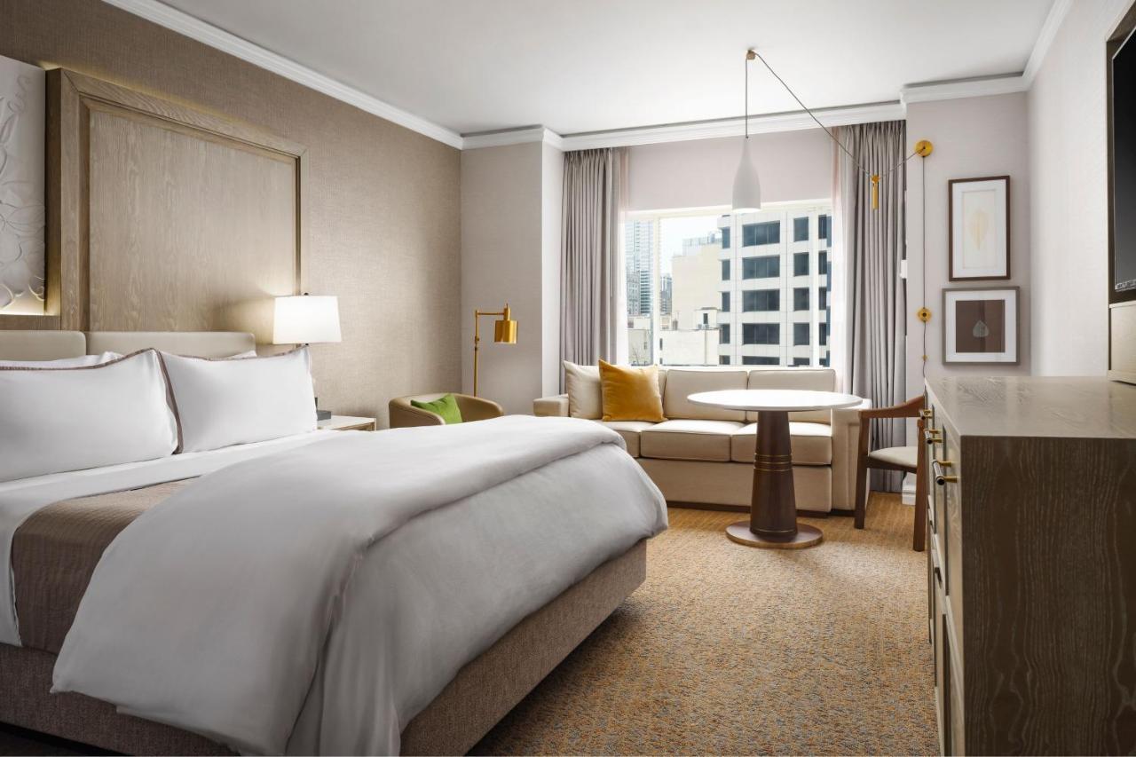 Traditional King Room with Adapted Tub - Mobility Accessible,1389982427:JPEG