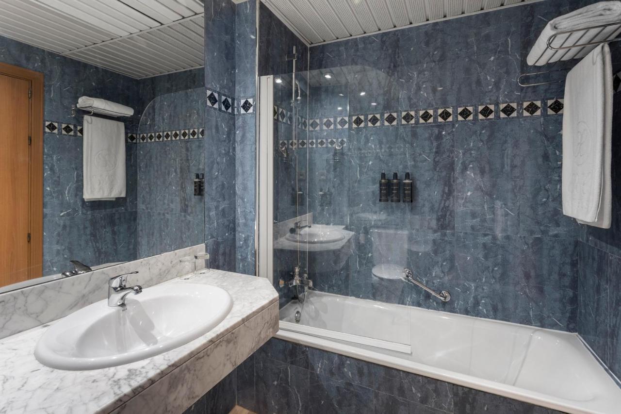 Quarto Duplo com Cama Extra