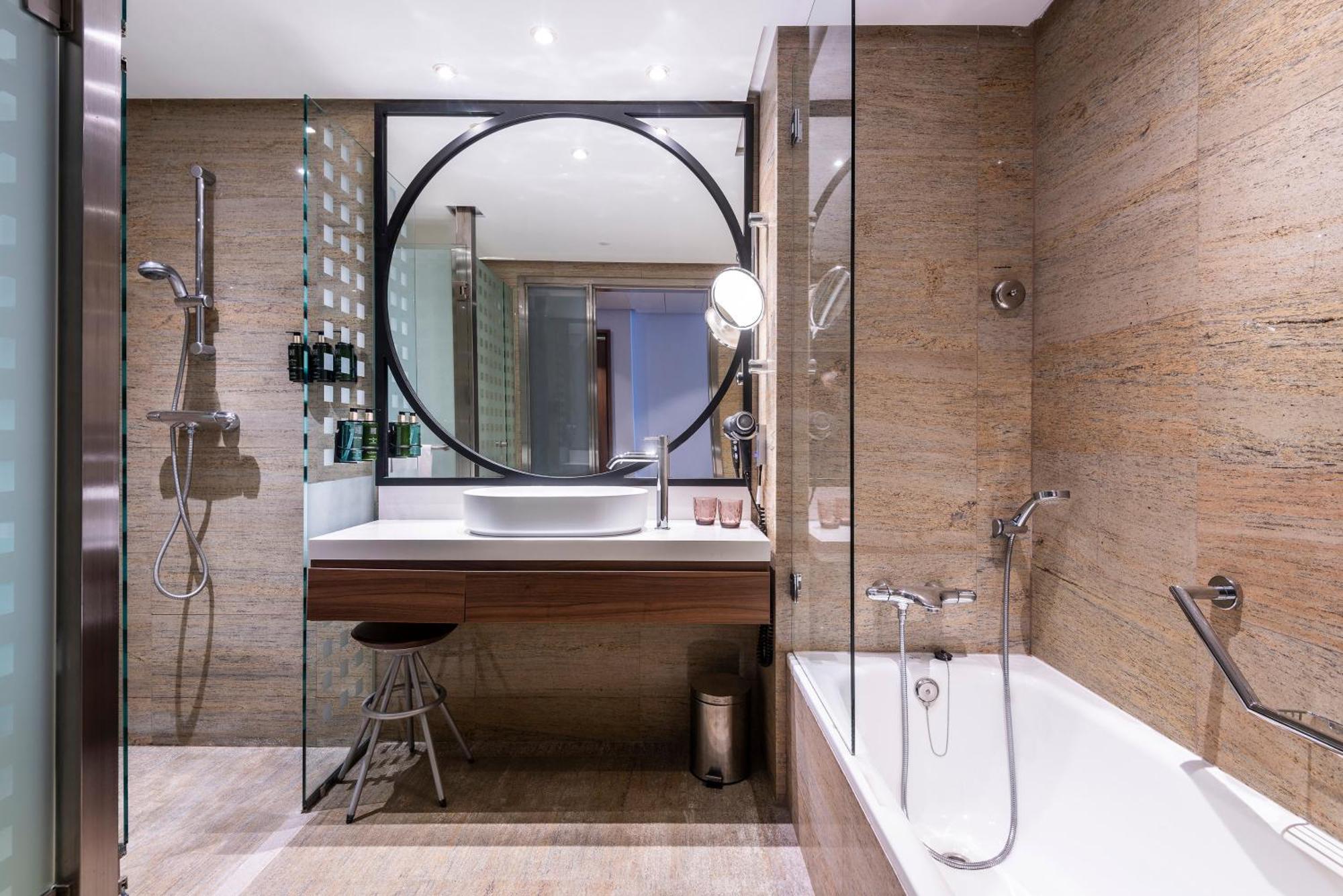 Supreme Room,1431841150:JPEG