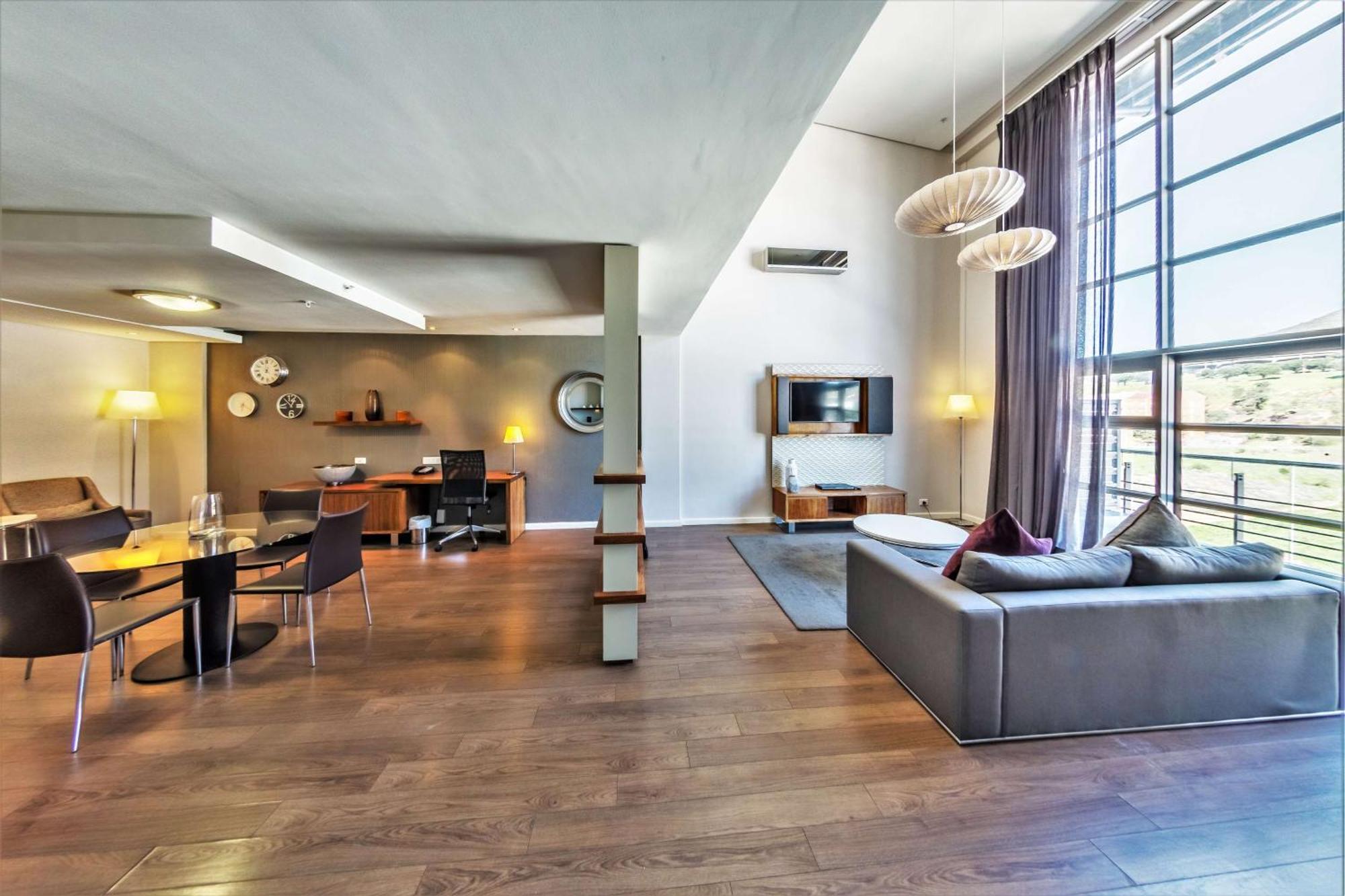 King Suite Loft,1548679285:JPEG