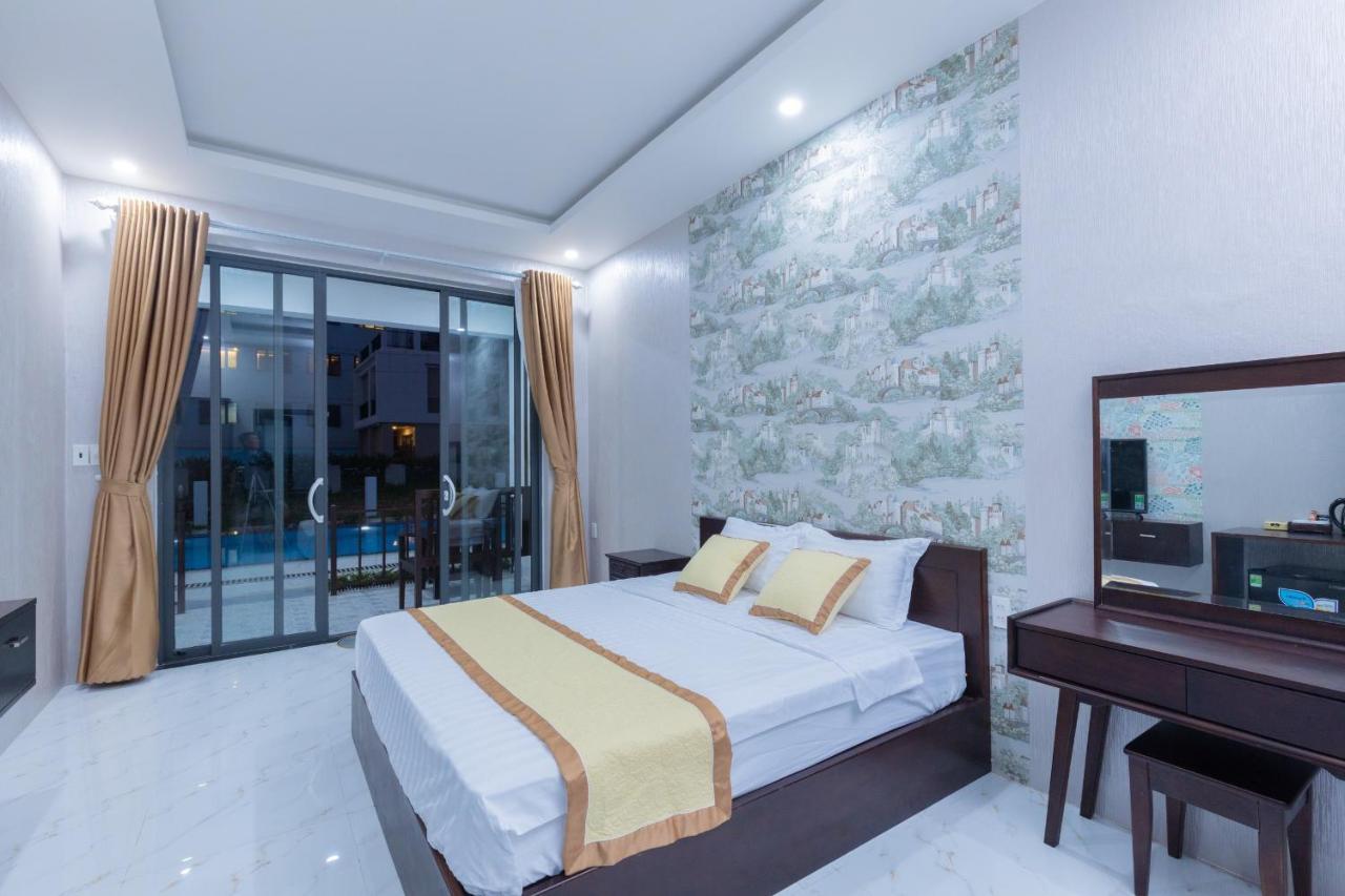 King Room with Pool View