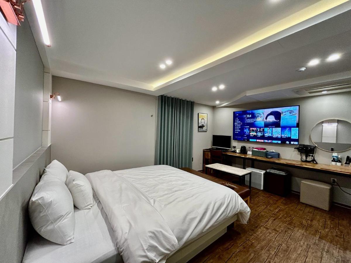 Suite B