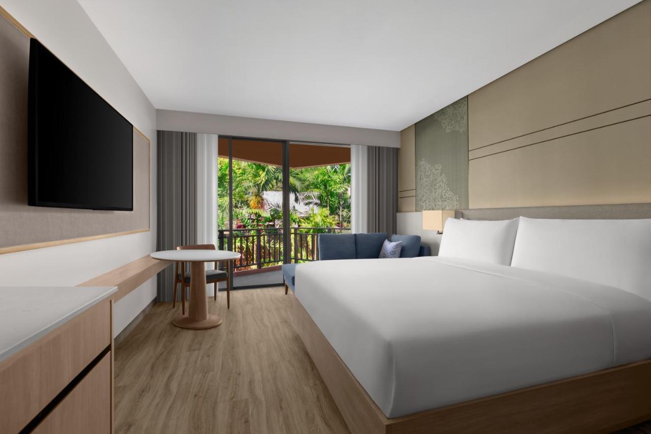 Premier Guest Room 1 King