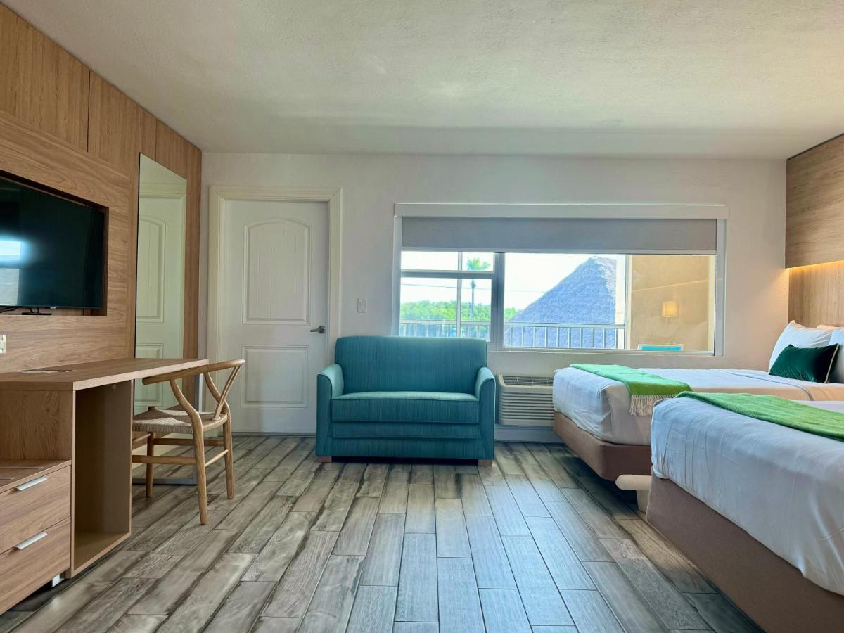 Large Family Room,1544179144:JPEG