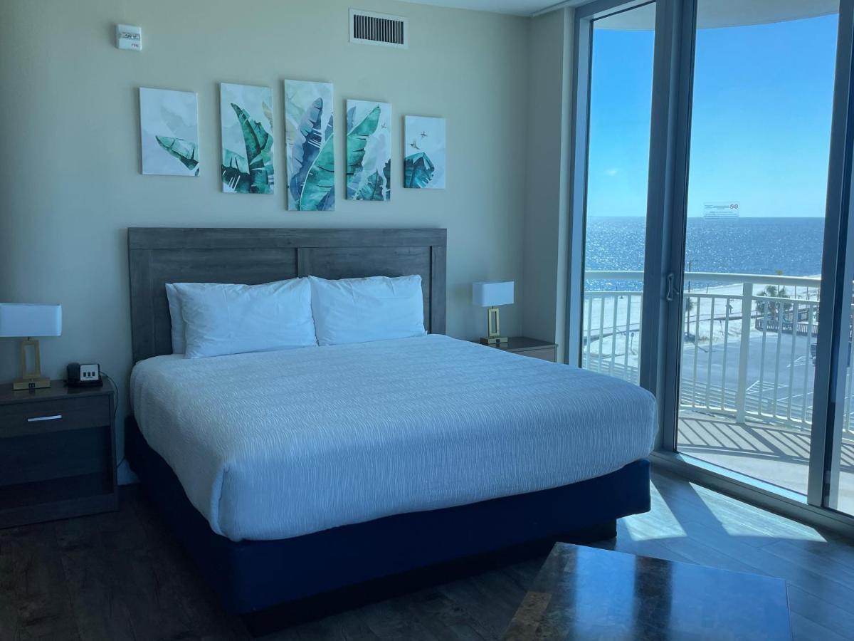 Studio Deluxe ADA, Partial Ocean View