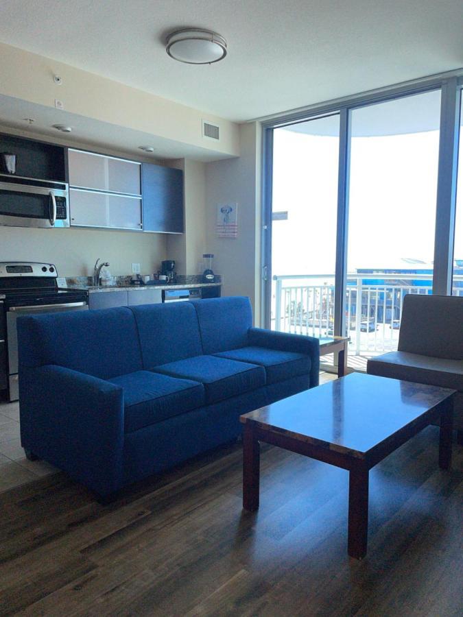 One Bedroom Suite, Partial Ocean View