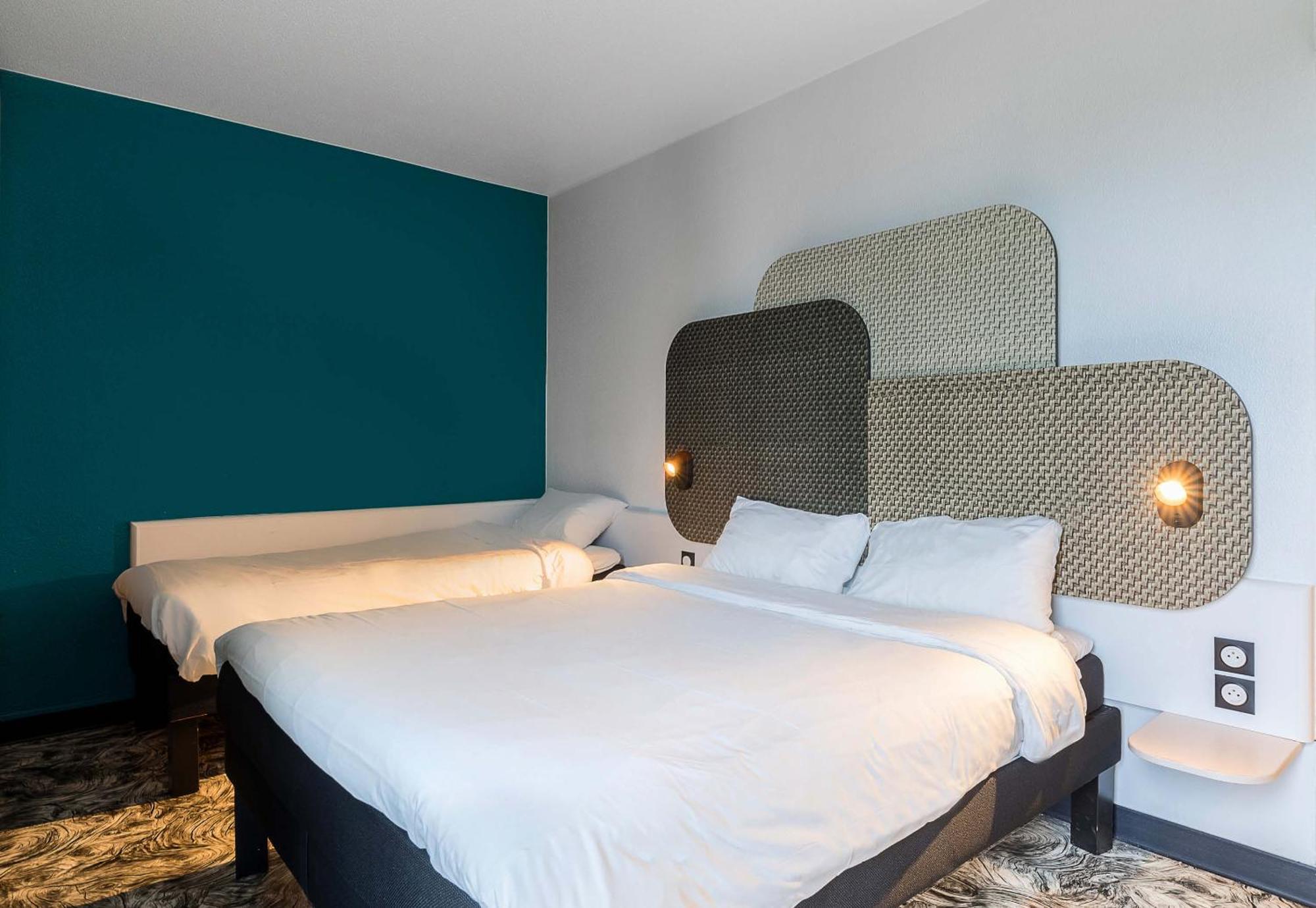 Standard Room One Double Bed One Single Bed,1498876255:JPEG