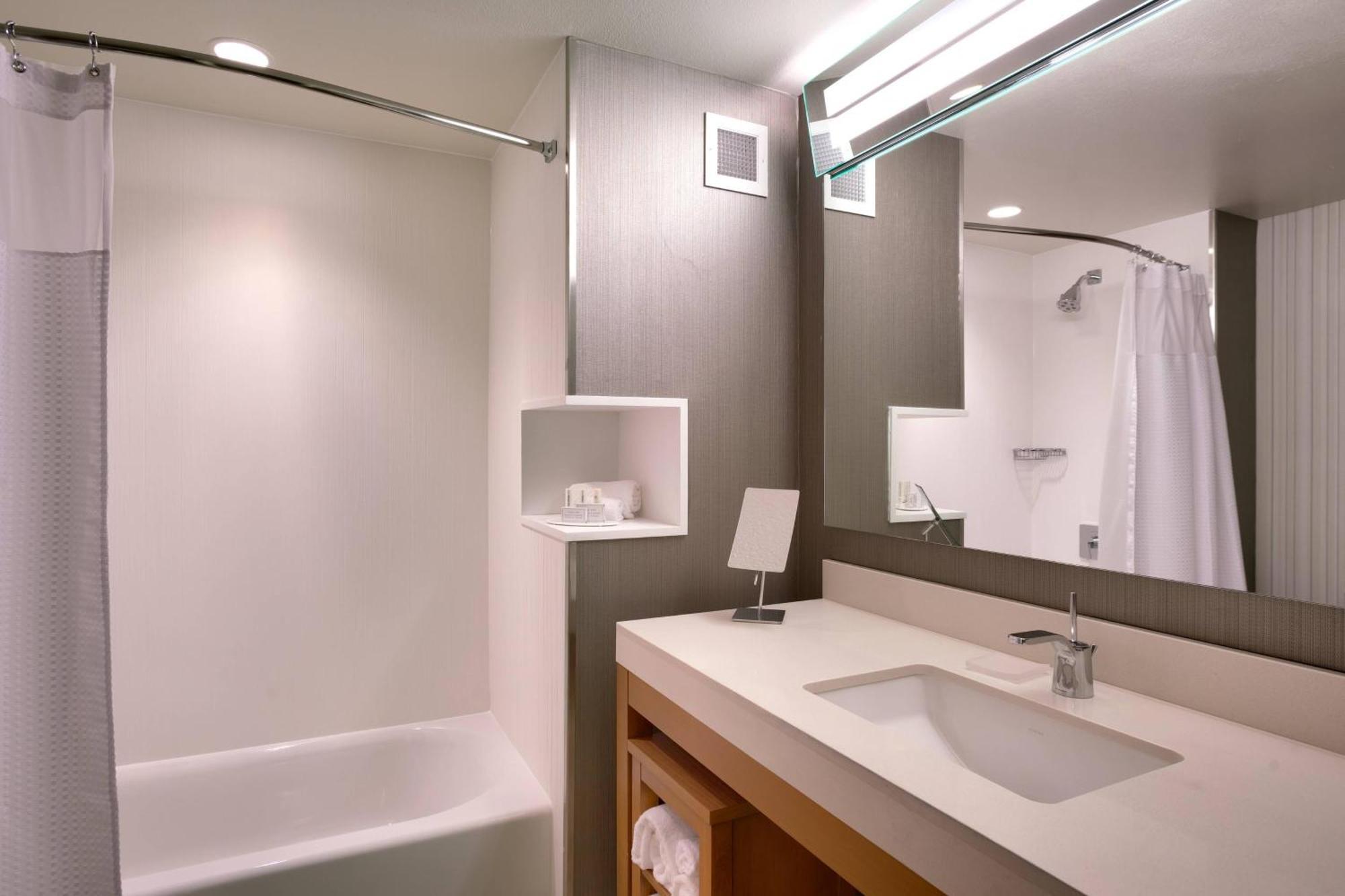 Queen Room Two Queen Beds Roll Shower Mobility Access or Hearing Accessible,1572723626:JPEG